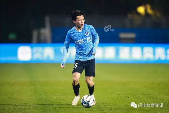 忘穿内裤被同桌c了好爽小说
